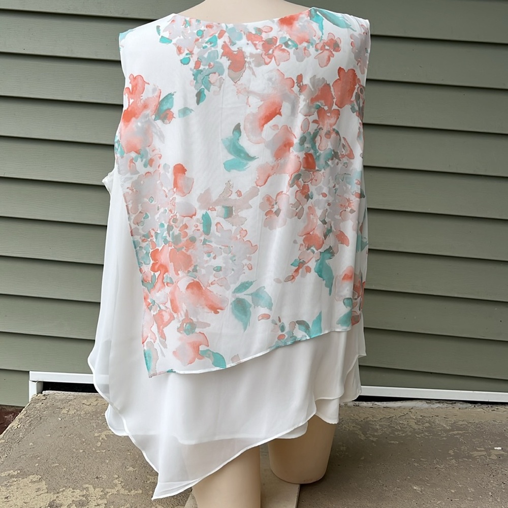 Like new Calvin Klein asymmetrical sleeveless dressy top - Picture 4 of 11